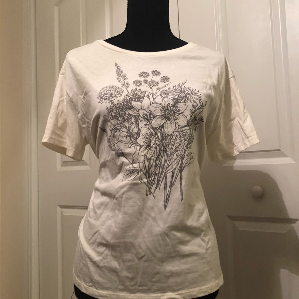 Cream/Black flower design T-shirt